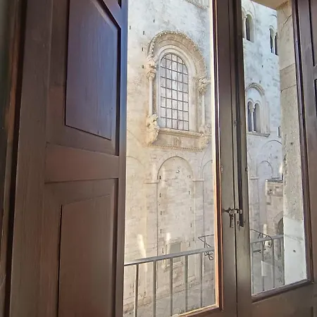 Via Cattedrale 5 *
